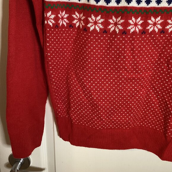 Men's 100% Acrylic Red Christmas Knit Sweater Reindeer's Festive Size S/P - Picture 5 of 9